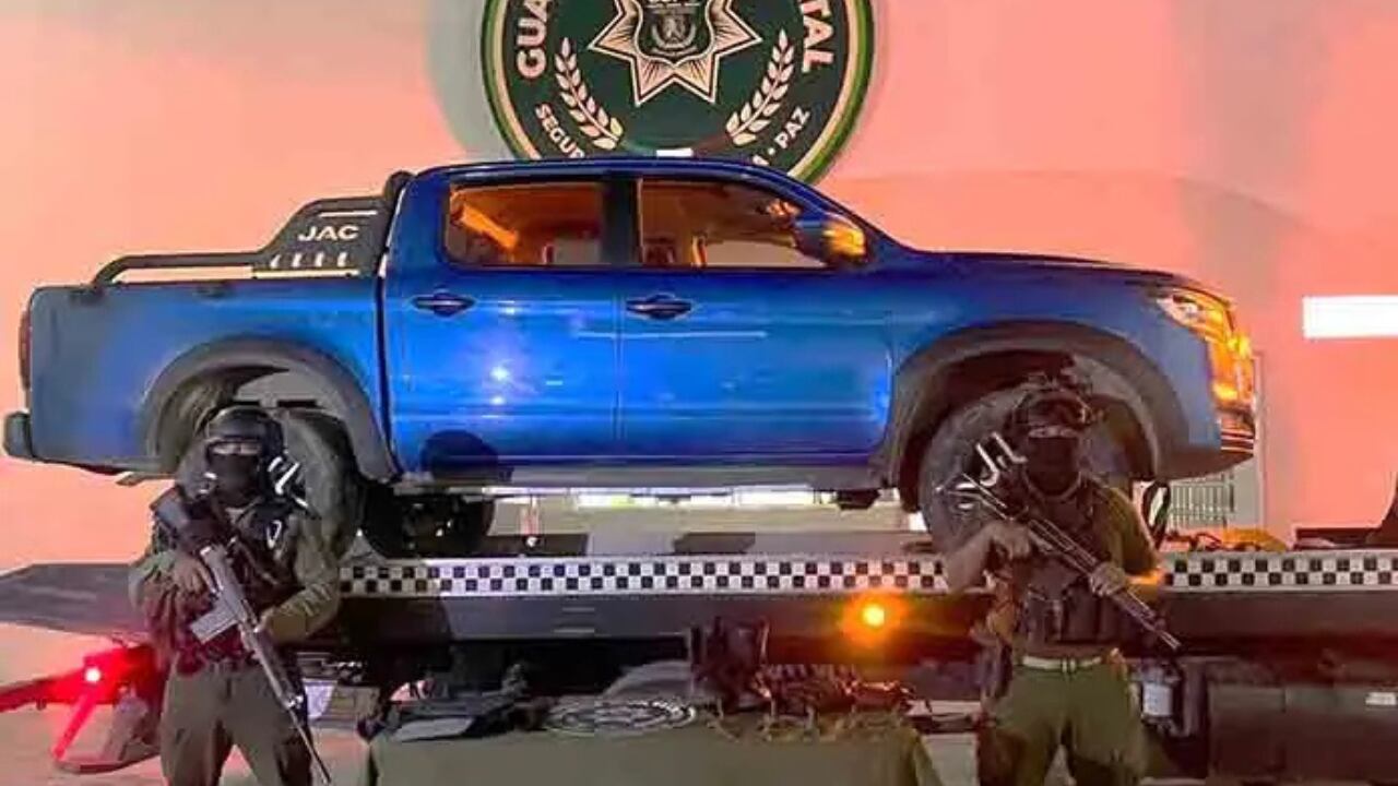 Hallan camioneta robada con ponchallantas en Tamasopo; ¿por qué la abandonaron?